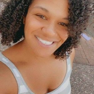 Meet your Posher, Deedee